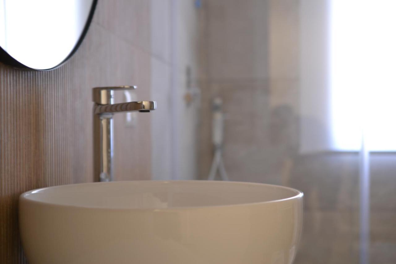 Luna Nuova Suites Неаполь Экстерьер фото